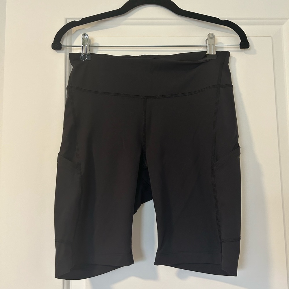 Outdoor Voices Superform 8” black shorts